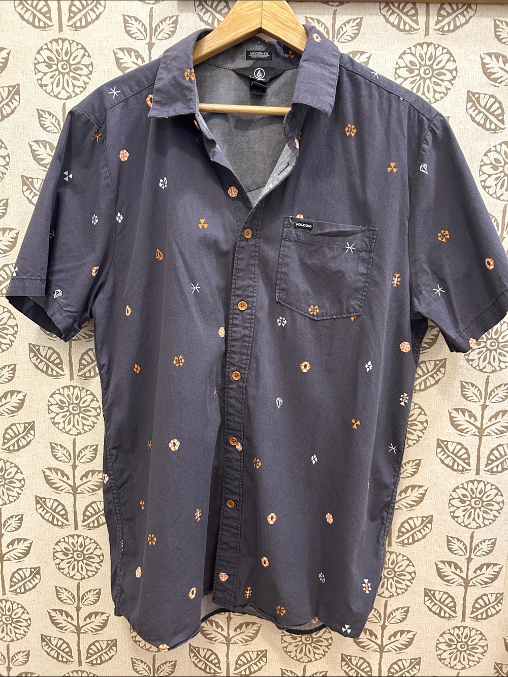 Volcom Men's Dark Blue Short Sleeve Button-Up with Small Orange & White Print